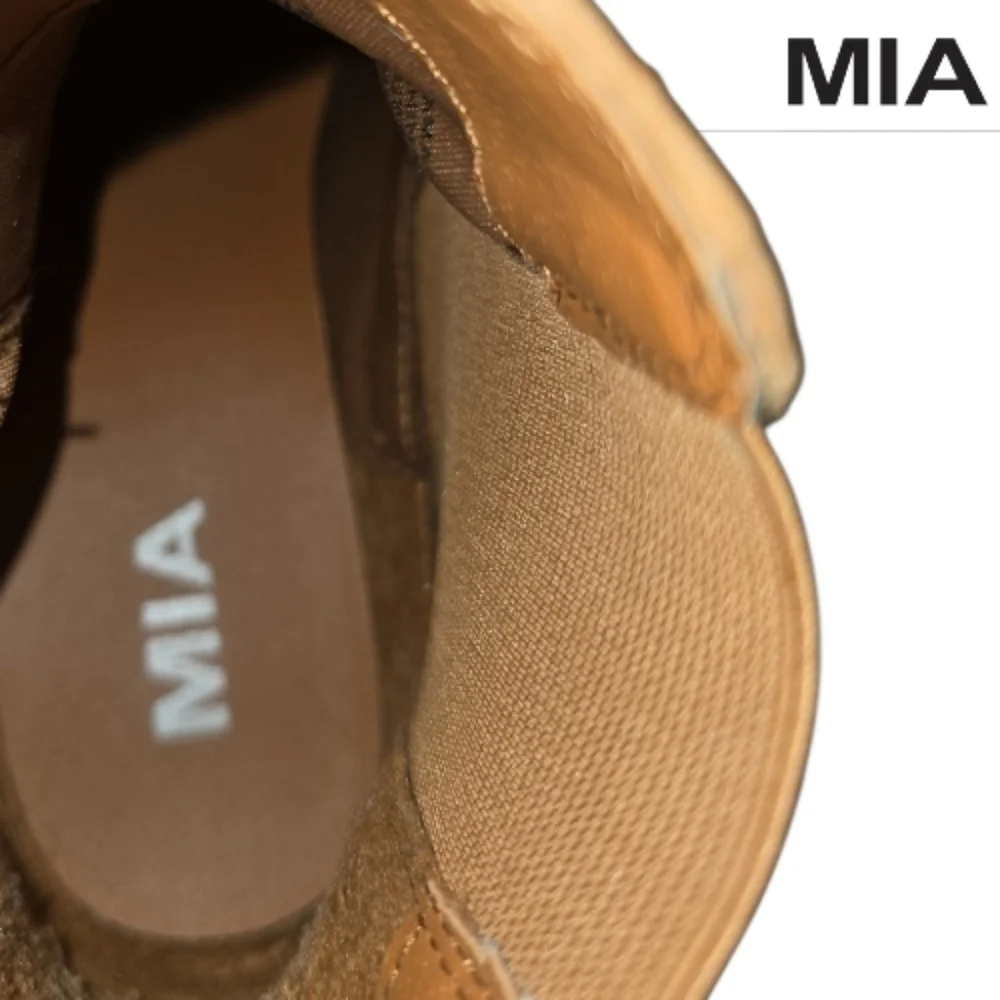 MIA Luda Chelsea Boot Size Women’s 8 Beige / Tan Python Print